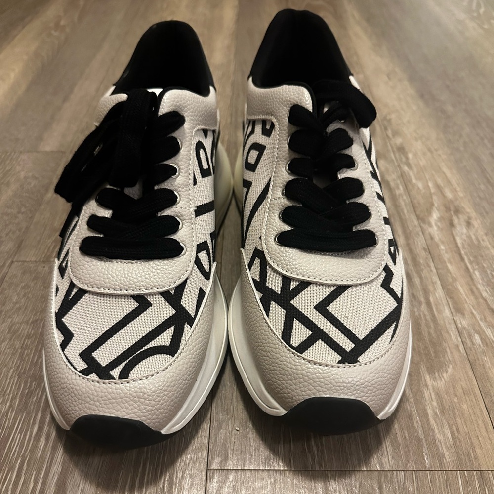 Karl Lagerfeld Paris Dallas Lace Up Sneaker